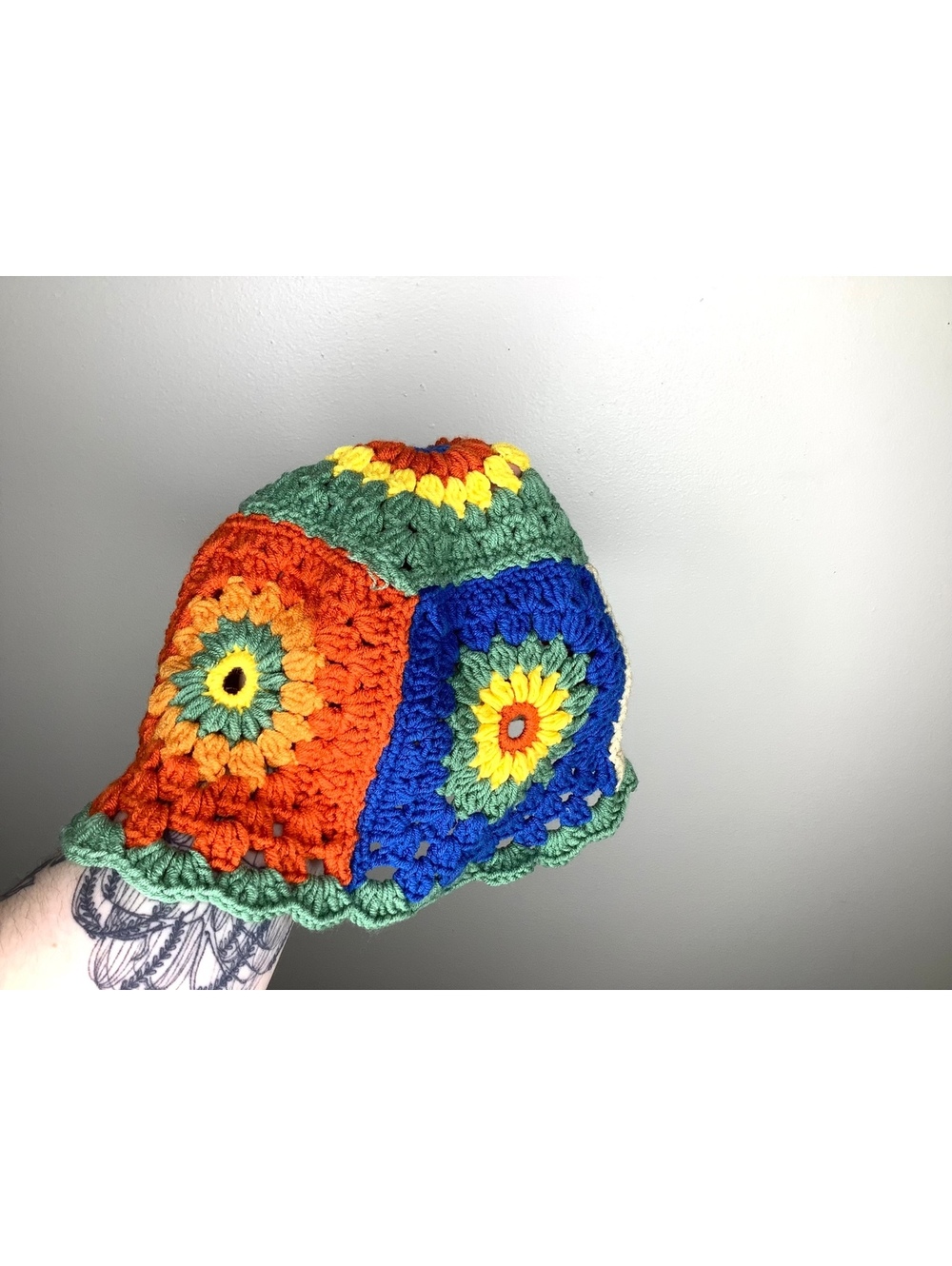 < Handmade Granny Square Crochet Knit Bucket Hat > - Picture 3 of 4